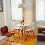 Apartman Downtown Charming By Vacationy