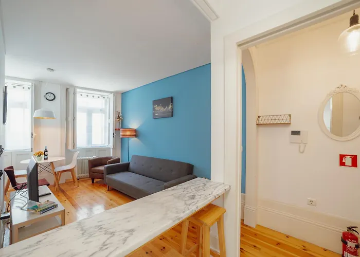 Downtown Charming By Vacationy *