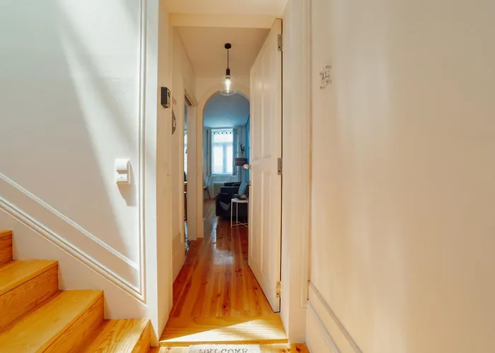 Downtown Charming By Vacationy *